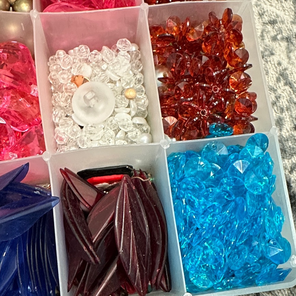 Assorted Bead Collection - Picture 6 of 11